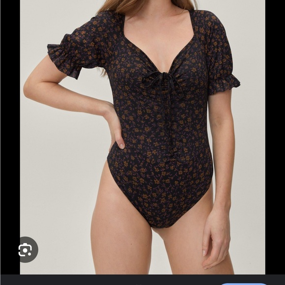 Nasty Gal floral bodysuit - Picture 1 of 2